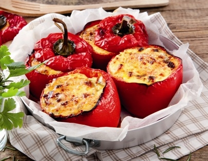 Repas pas cher équilibré poivron farci poisson