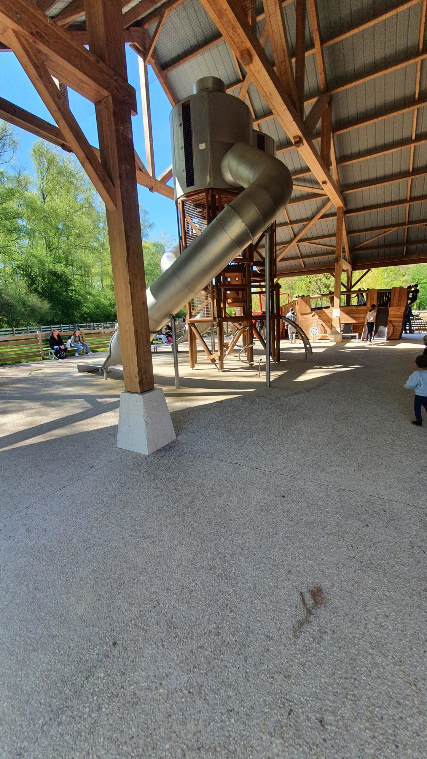 aire de jeu enfant ferme pedagogique center parcs village nature paris