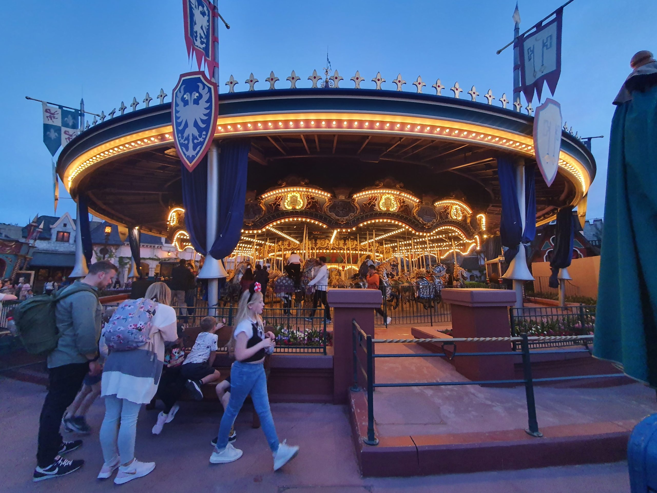 attraction manège disneyland paris