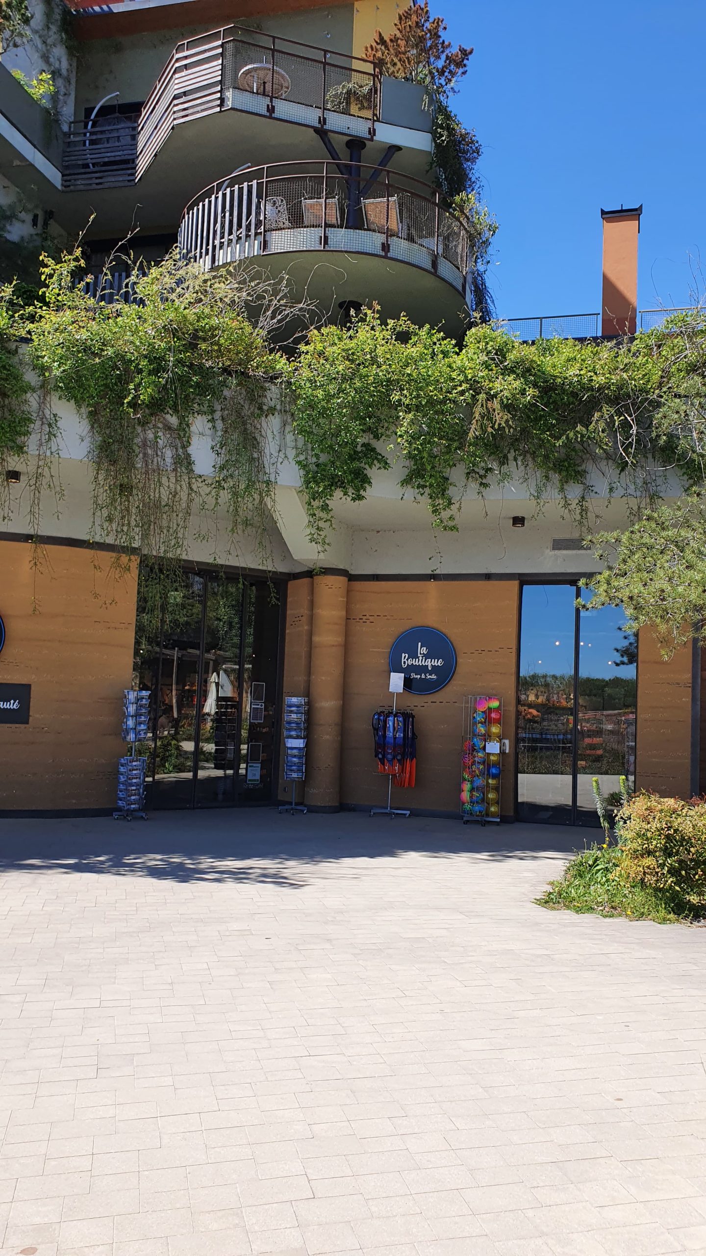 boutique souvenir center parcs village nature paris