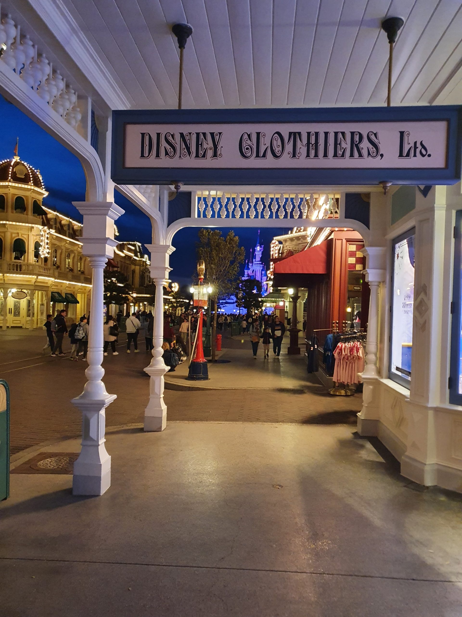 boutiques disneyland paris
