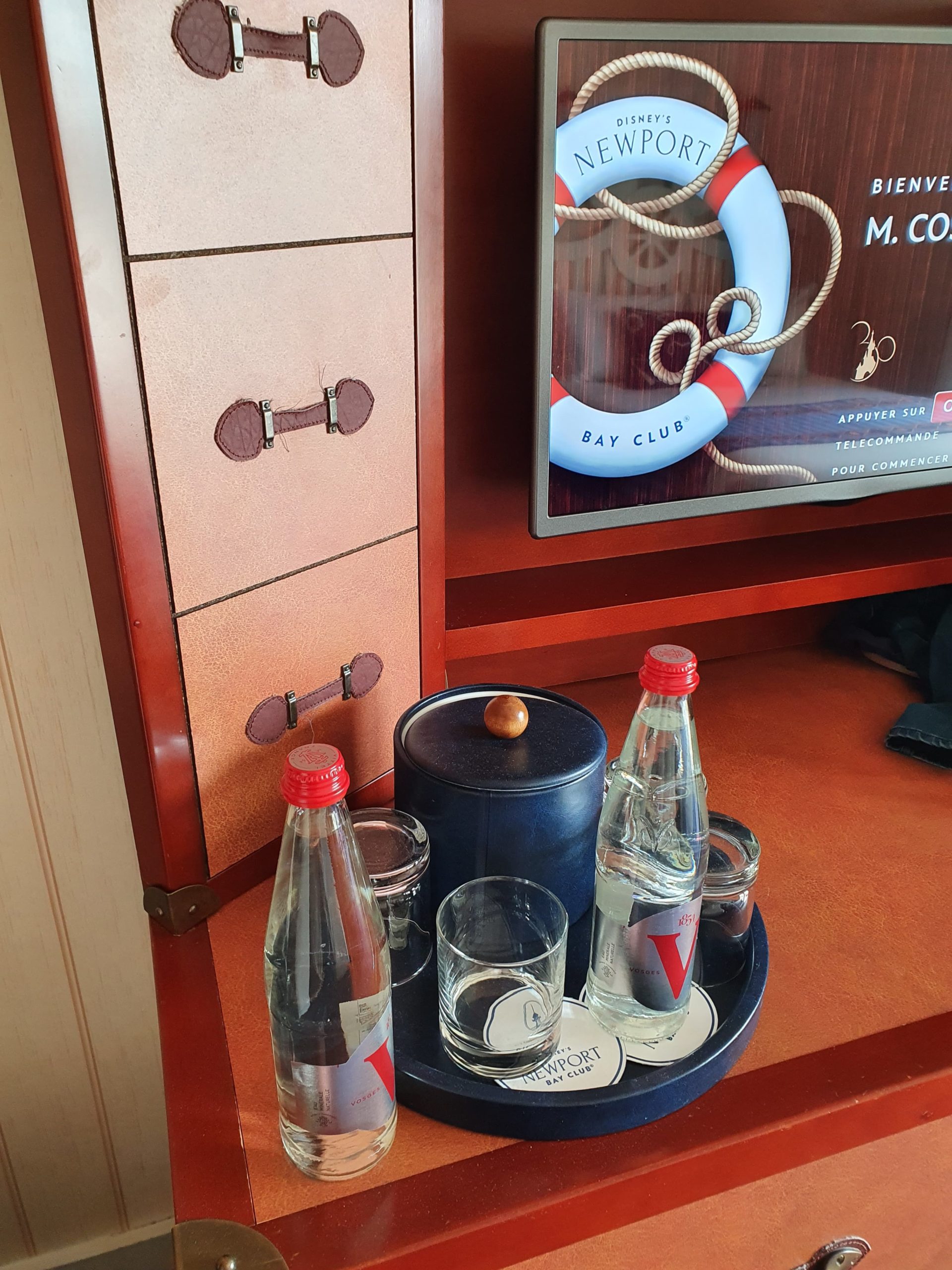 eau hôtel Newport Bay Club de Disney Paris