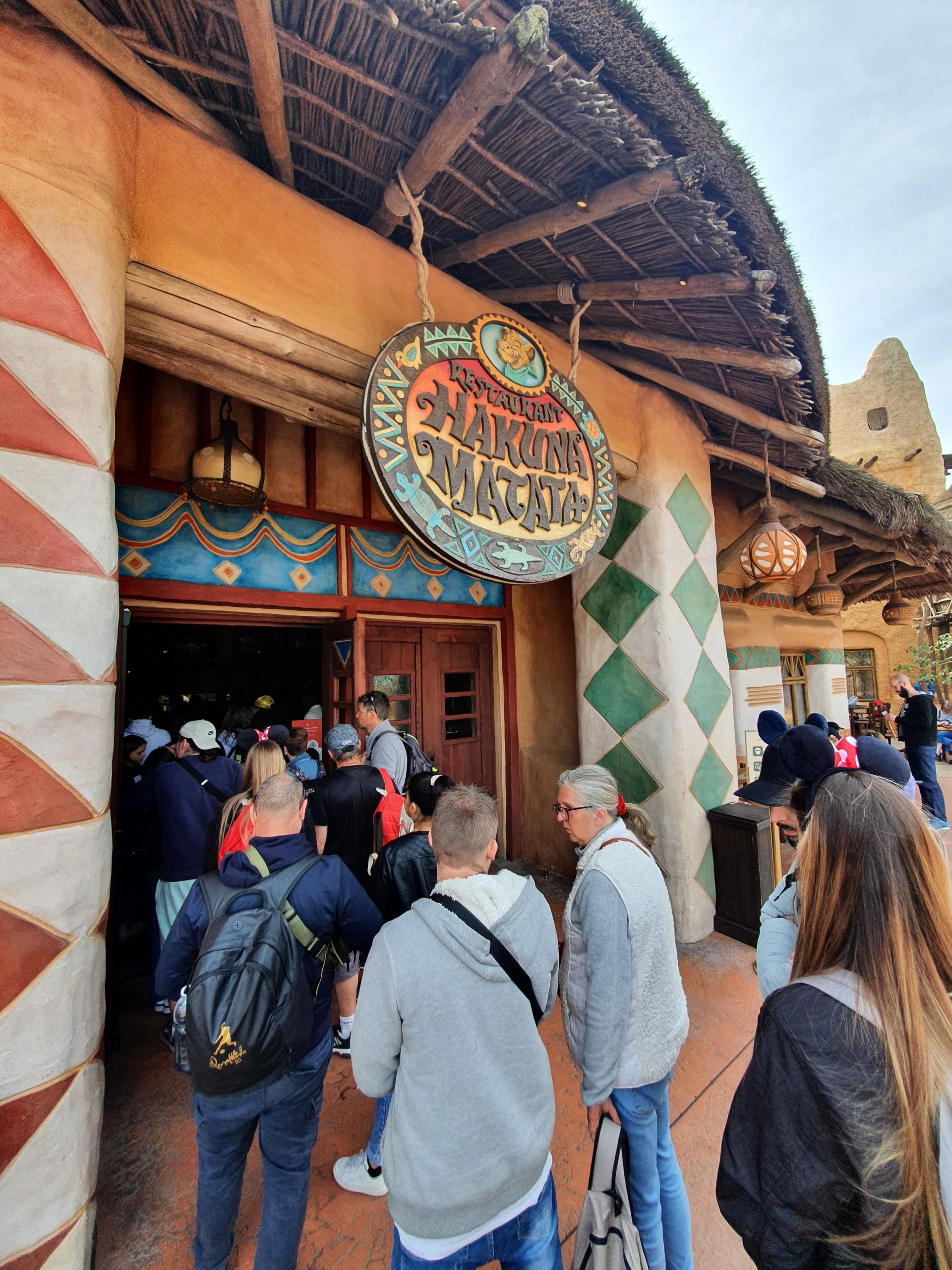 file d'attente restaurant hakuna mattata disneyland paris