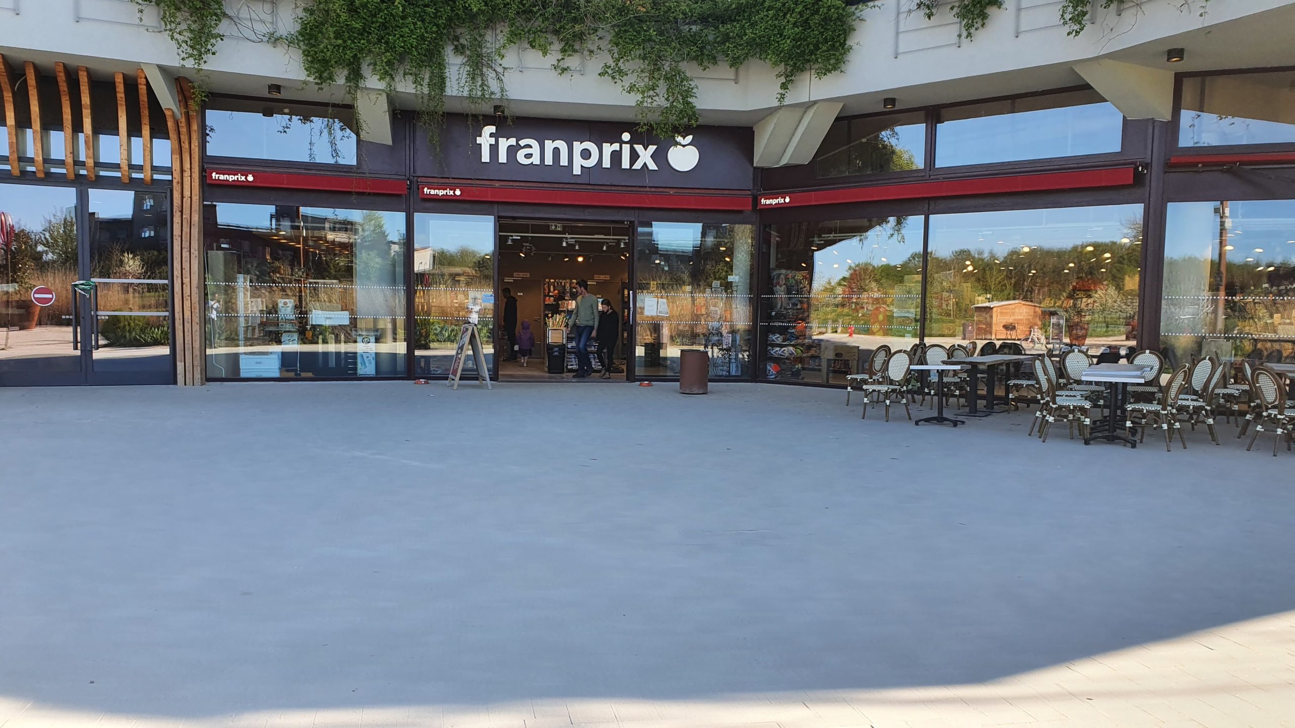 franprix center parcs village nature paris