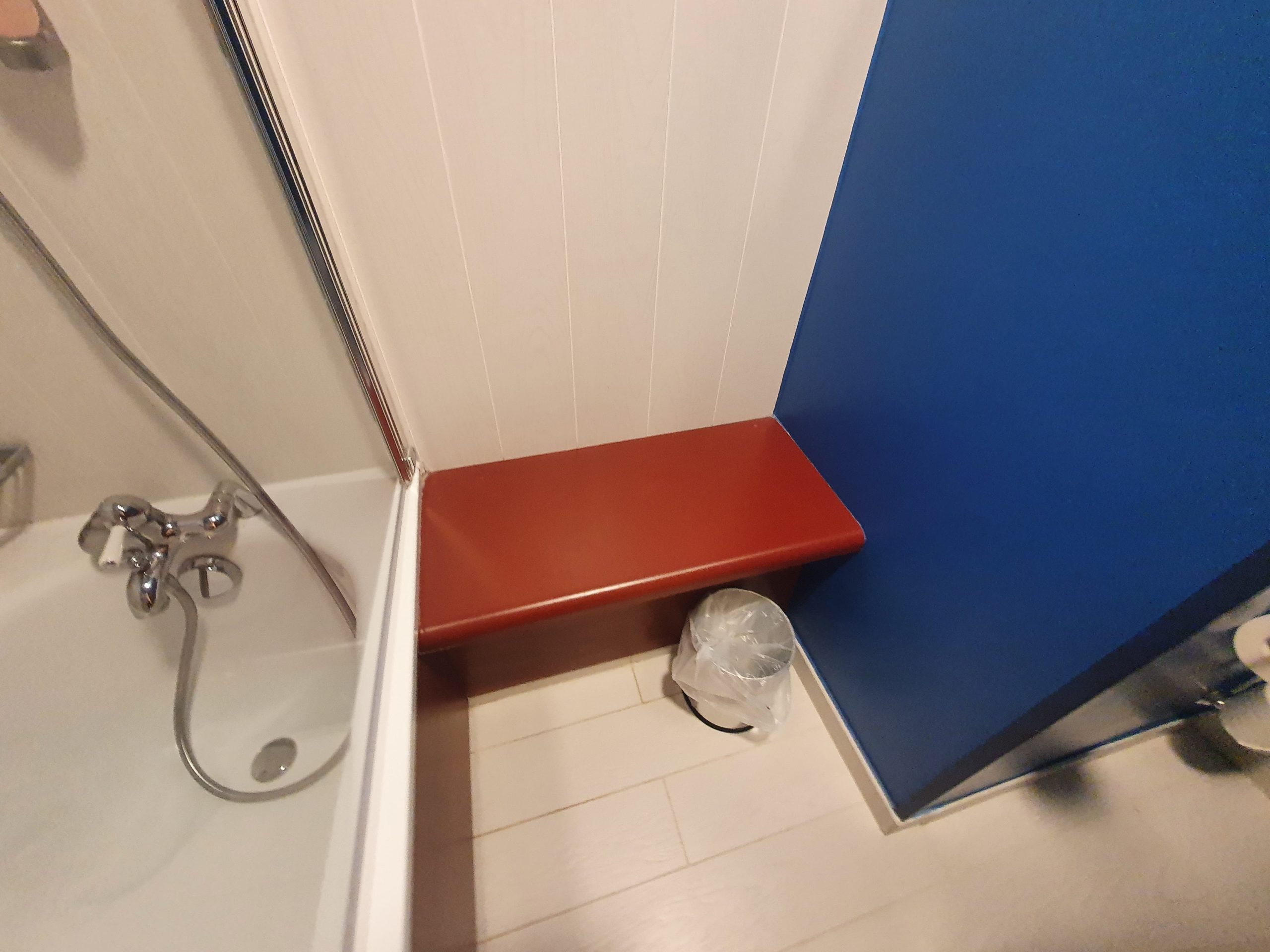 poubelle hôtel Newport Bay Club de Disney Paris