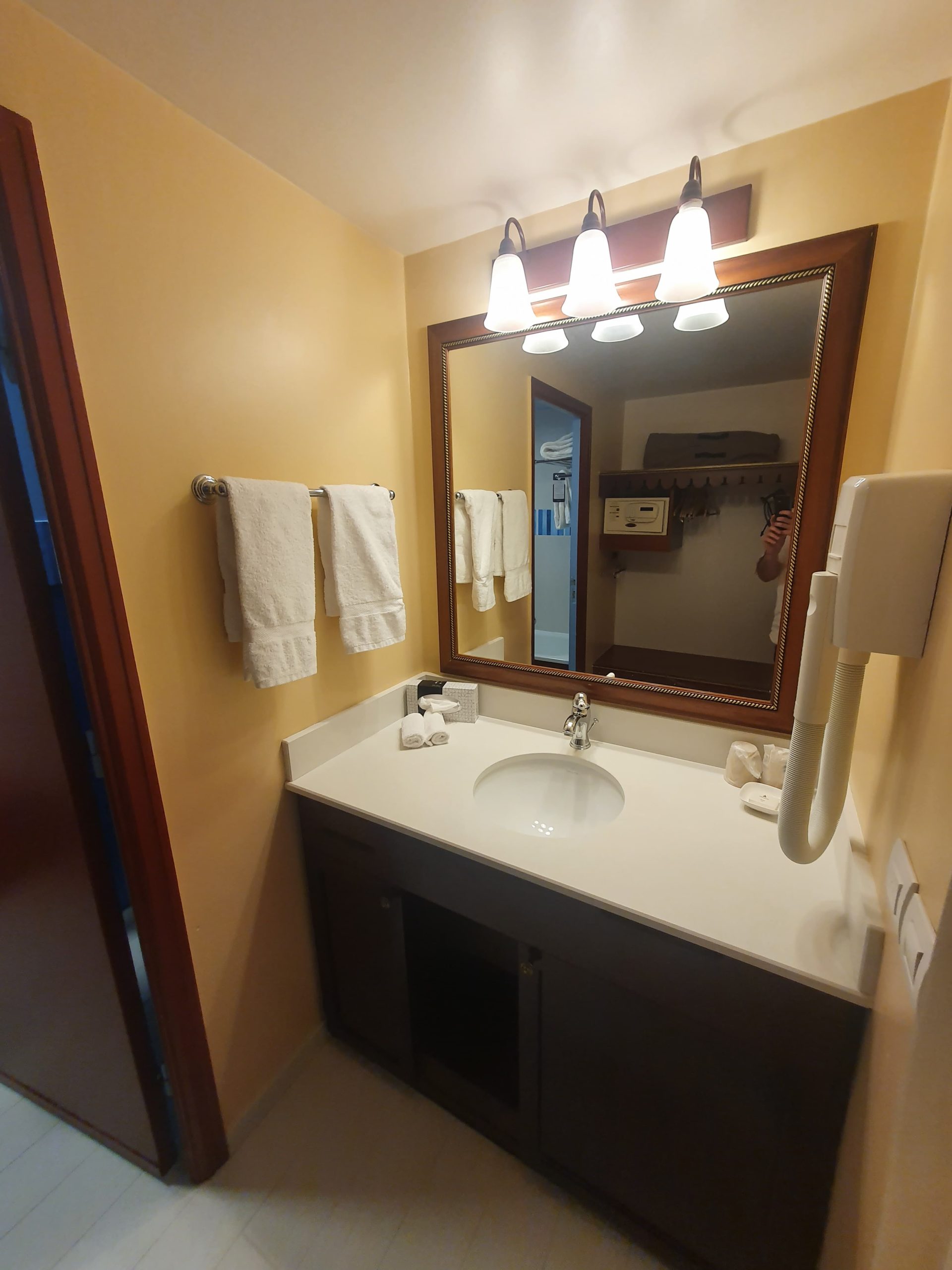 salle de bain hôtel Newport Bay Club de Disney Paris