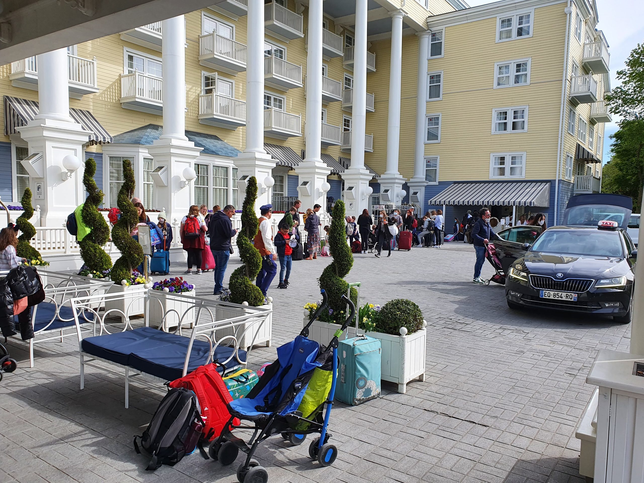 parking hôtel Newport Bay Club de Disneyland Paris