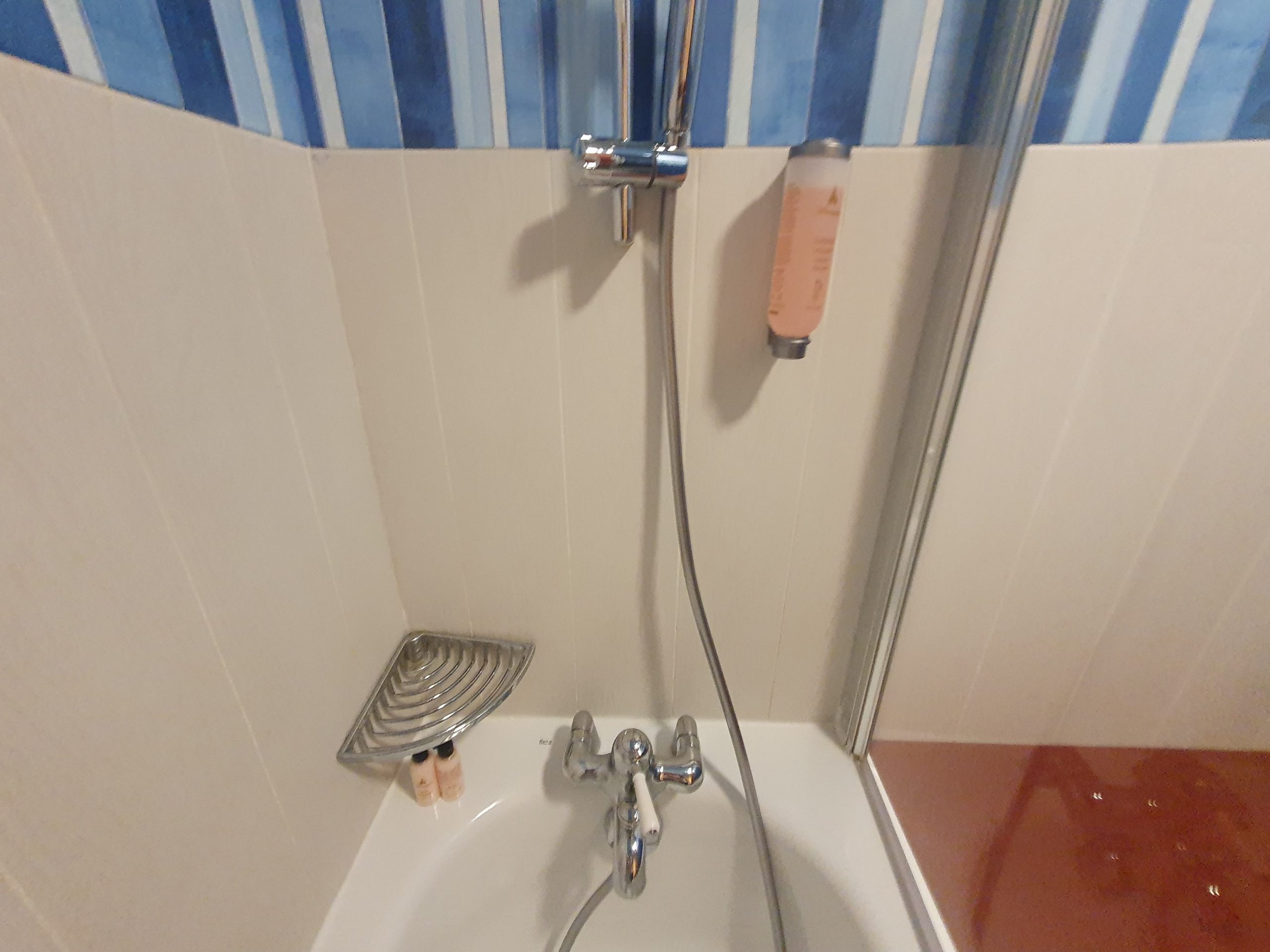 shampoing et gel douche hôtel Newport Bay Club de Disney Paris