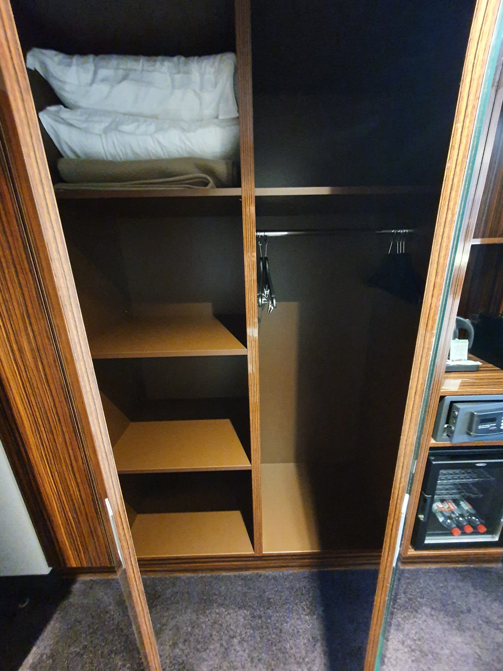 armoire westotel pornic