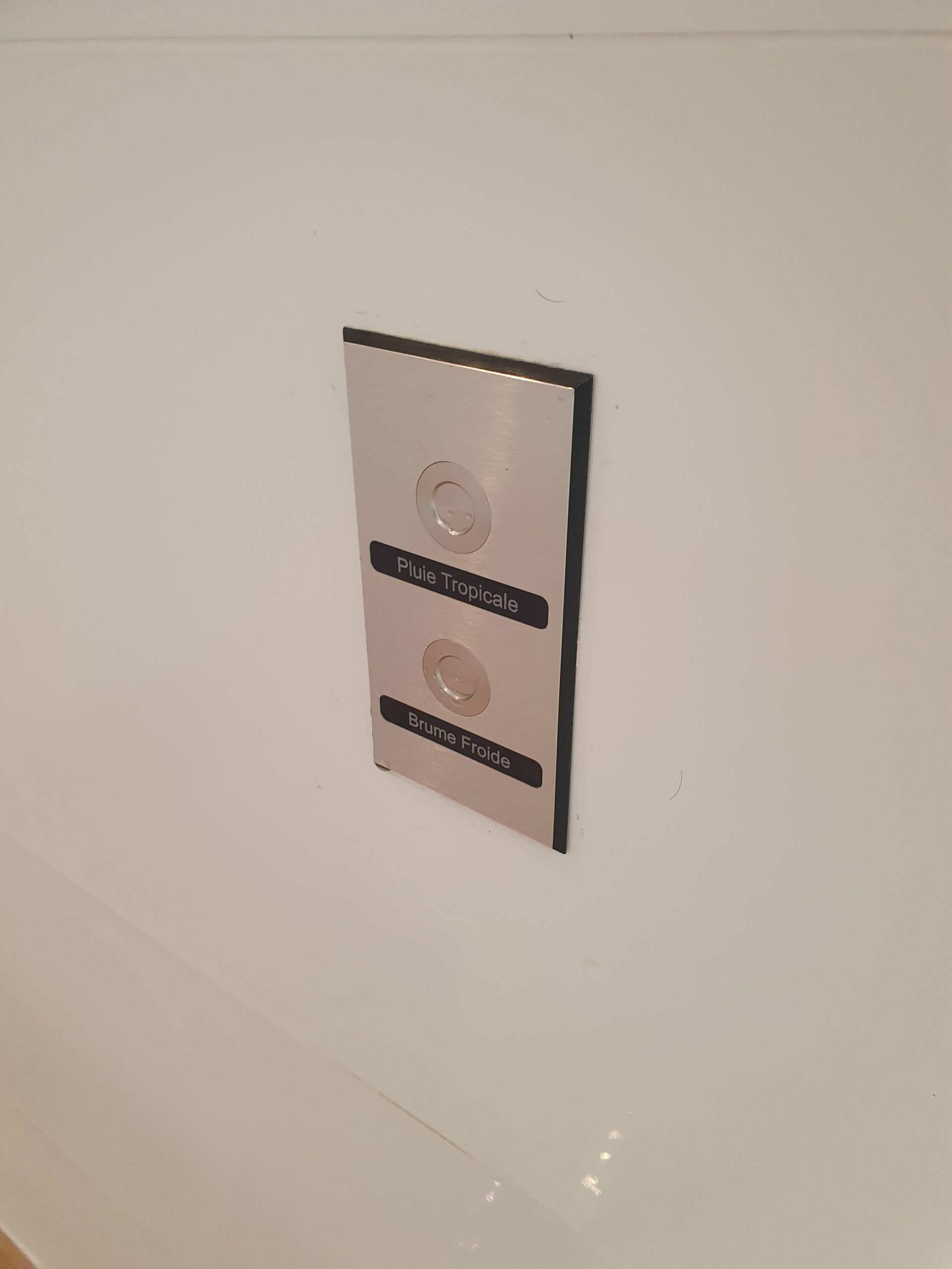 douche sensorielle hôtel