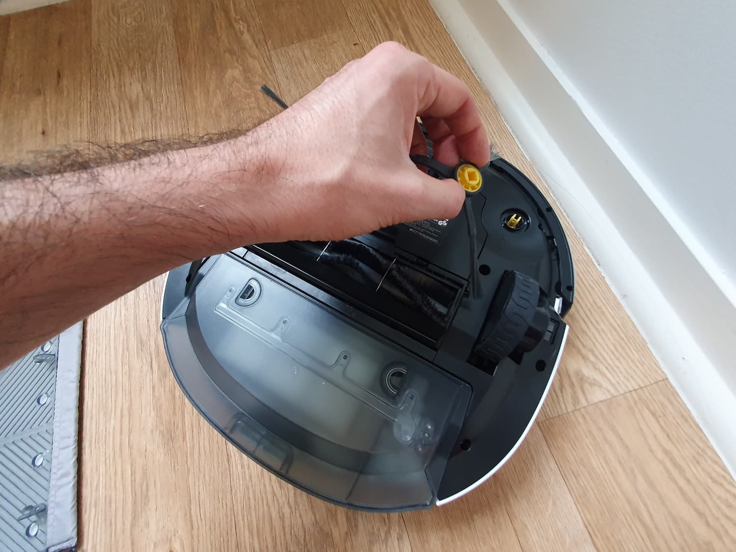 installation brossette aspirateur robot midea m6