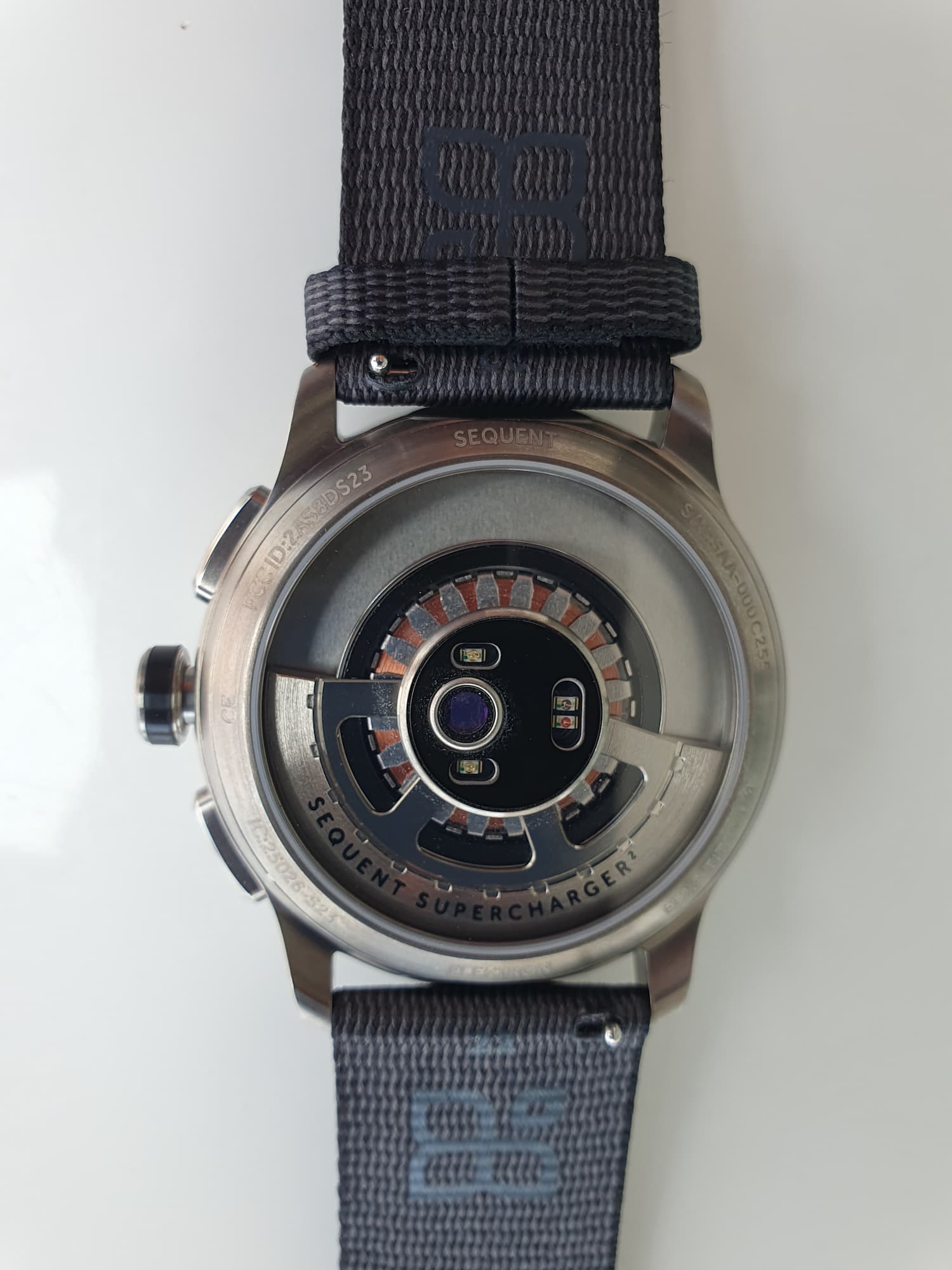 coté pile montre sequent