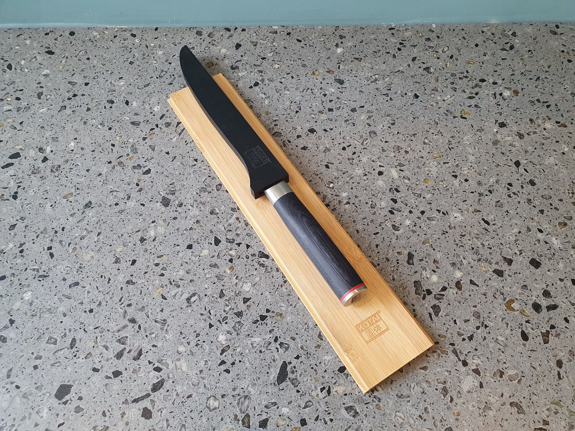 l'étui du couteau à filet de poisson Kotai.