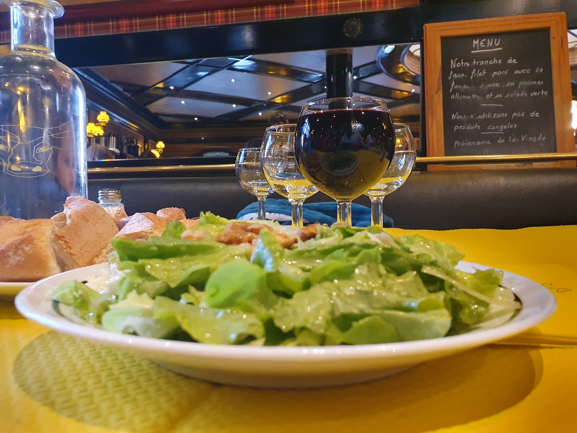 La salade aux noix du restaurant L'Entrecôte