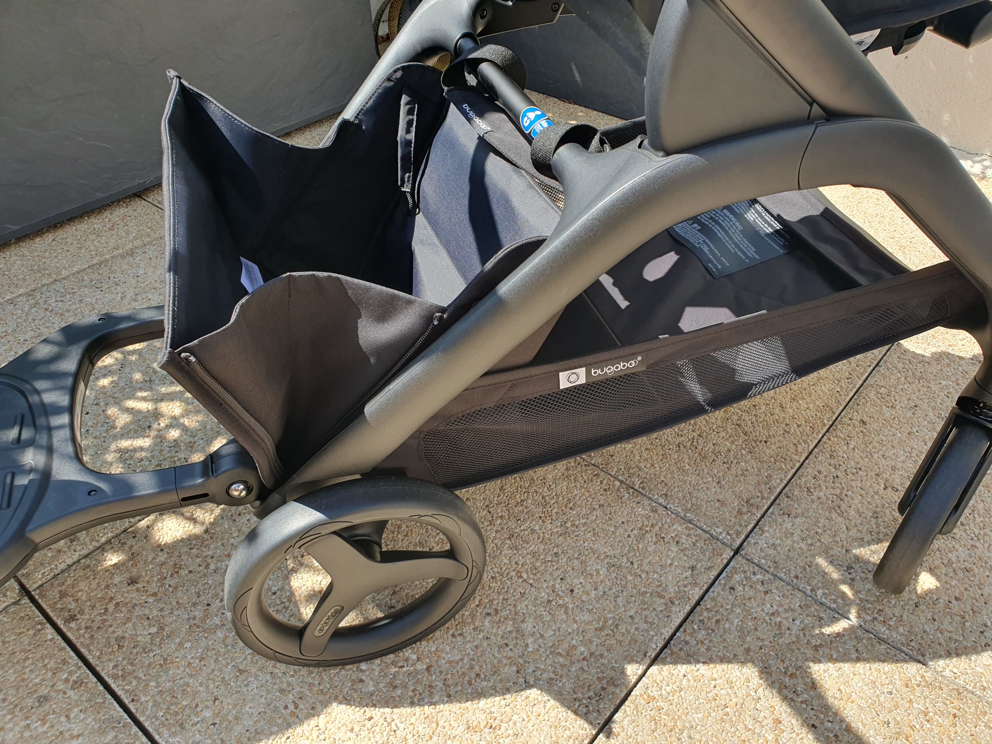 La poche de rangement de la poussette Dragonfly de Bugaboo.