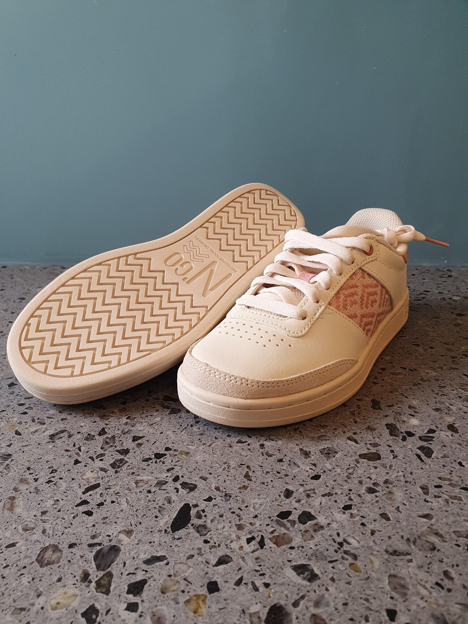 paire de baskets n'go homme