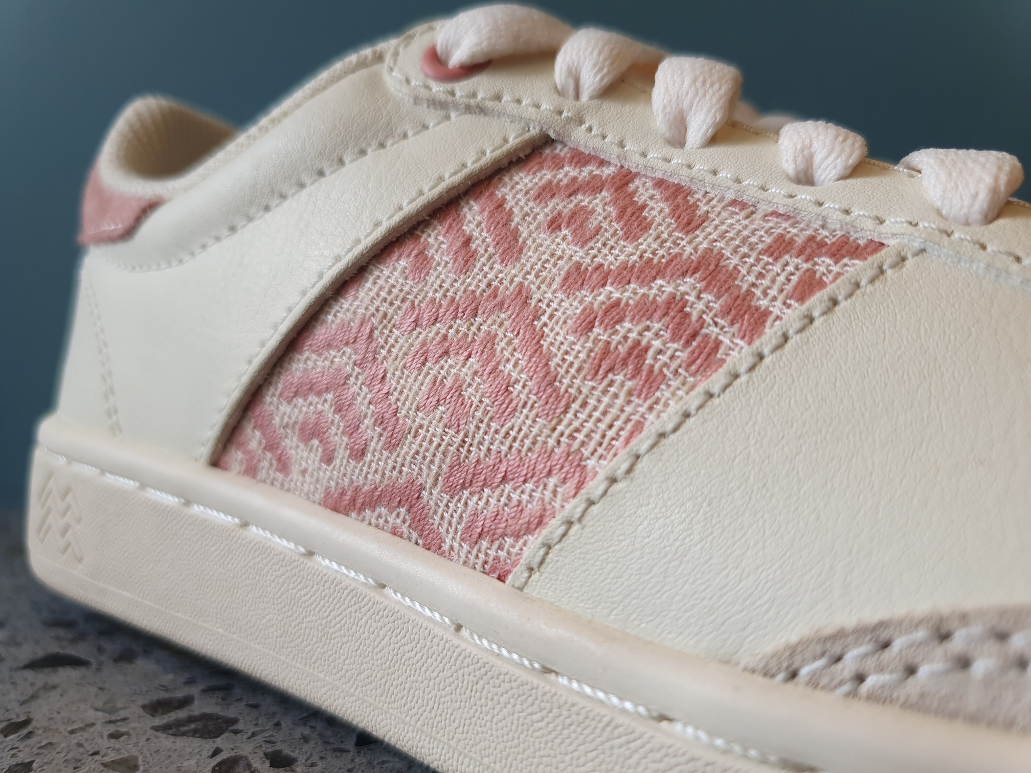 Chaussures femme motif ethnique