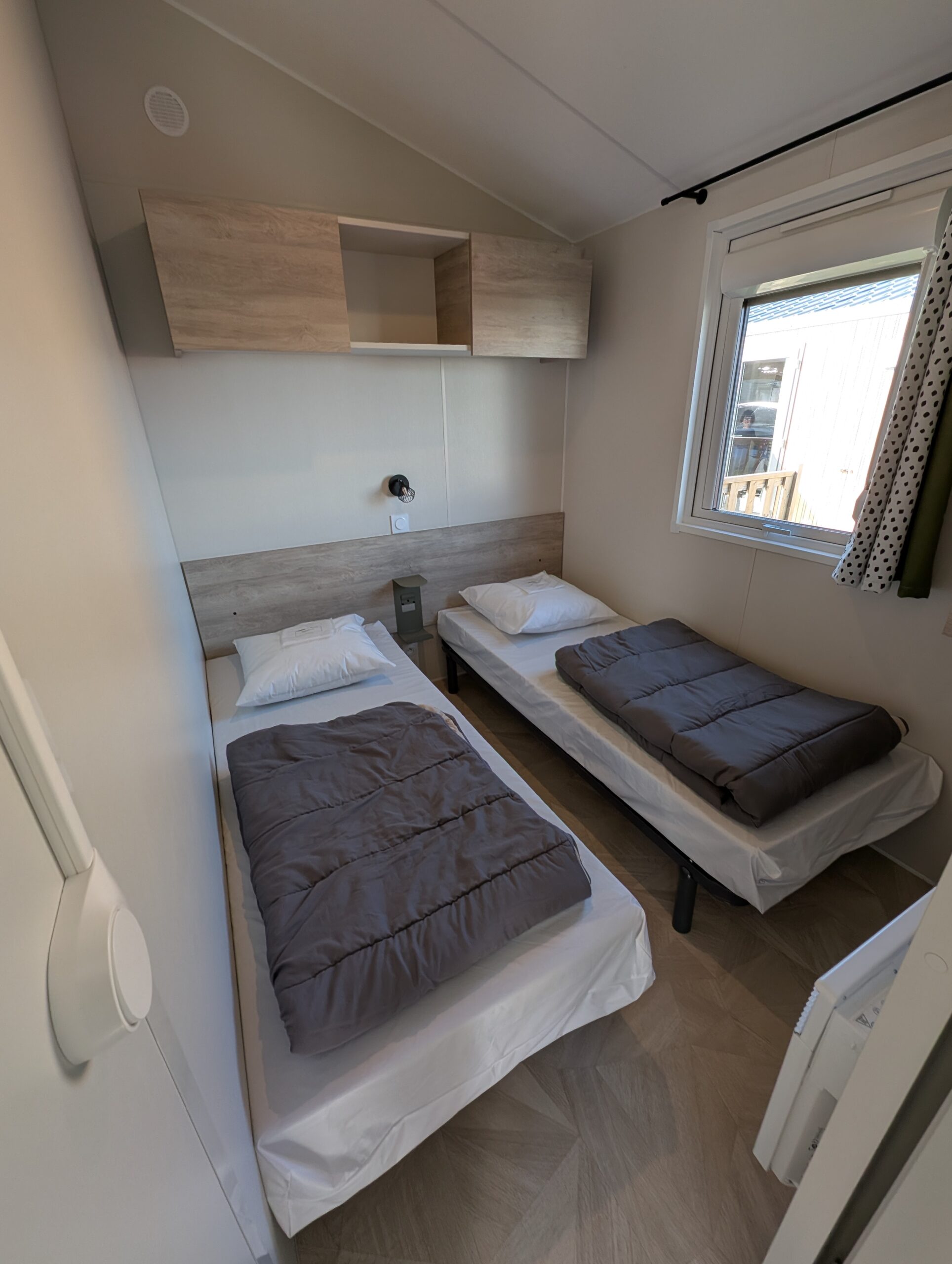 Lits enfants camping Omaha Beach