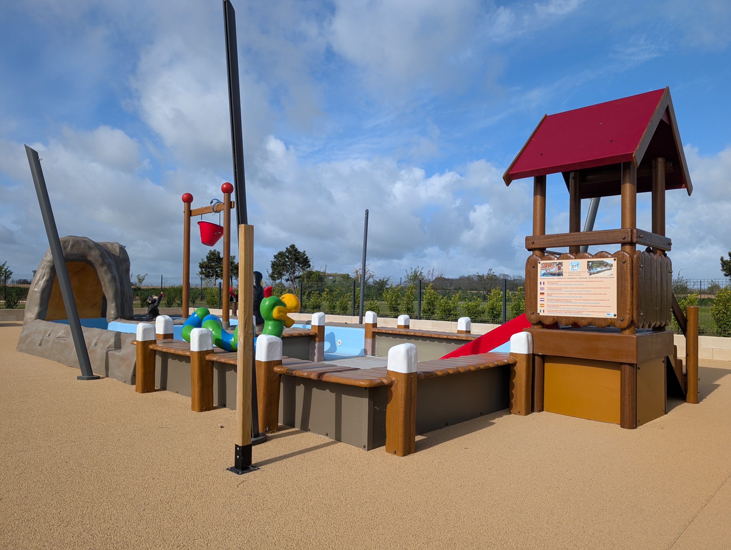 Piscine enfant camping omaha beach